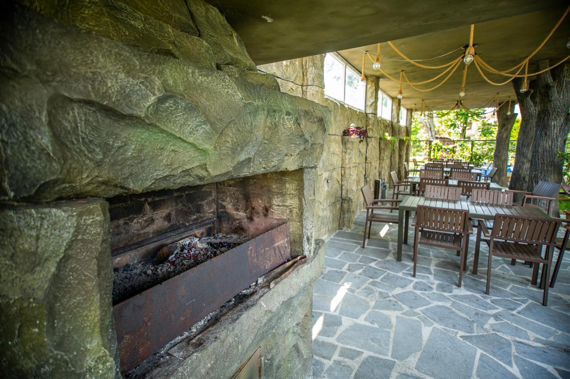 Chveni Ezo Boutique Hotel Kobuleti Bagian luar foto